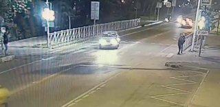 Во Фрязино курьер на питбайке протаранил легковушку и сбежал с места ДТП 🇷🇺...