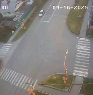 В сети появился момент смертельного ДТП с мотоциклистом в Белово. Ранее...