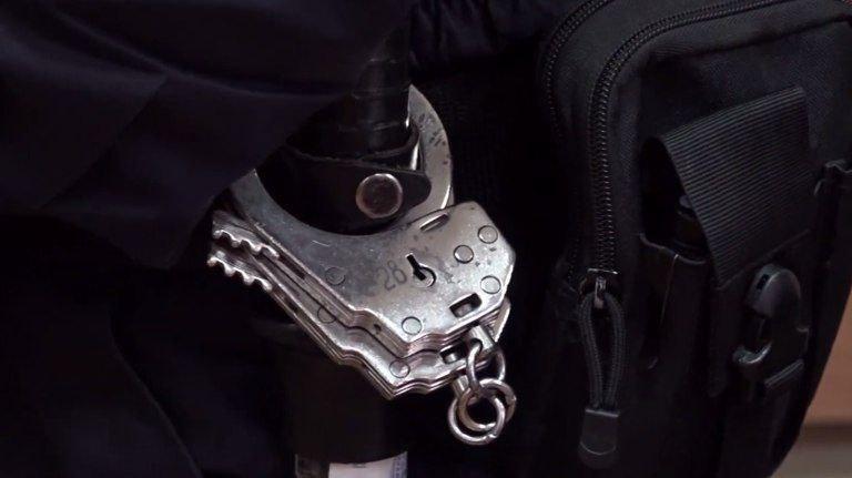 В Брянске 15-летний подросток похитил с найденной карты 6700 рублей