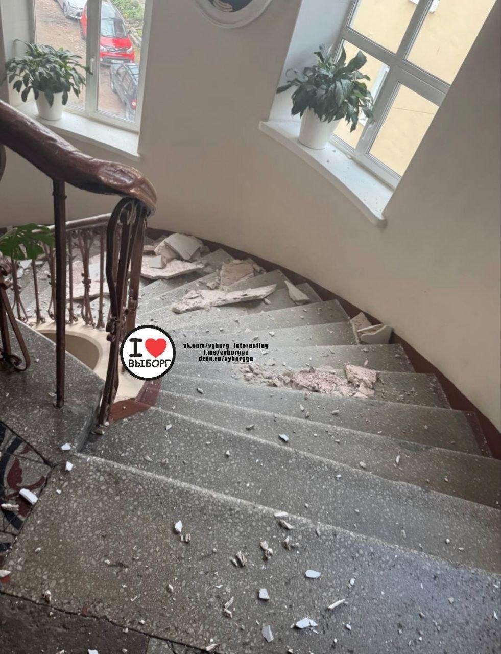 В Выборгском университете обрушился потолок прямо во время занятий