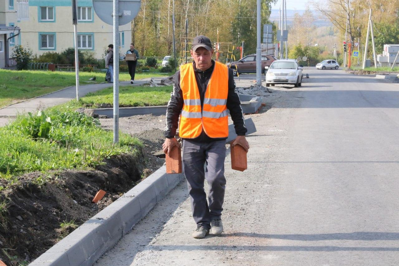 В Кемерове продолжают обновлять важную транспортную артерию – 1-й переулок Антипова