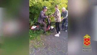 В Березовском 49-летний мужчина на электровелосипеде сбил 3-летнюю девочку на...