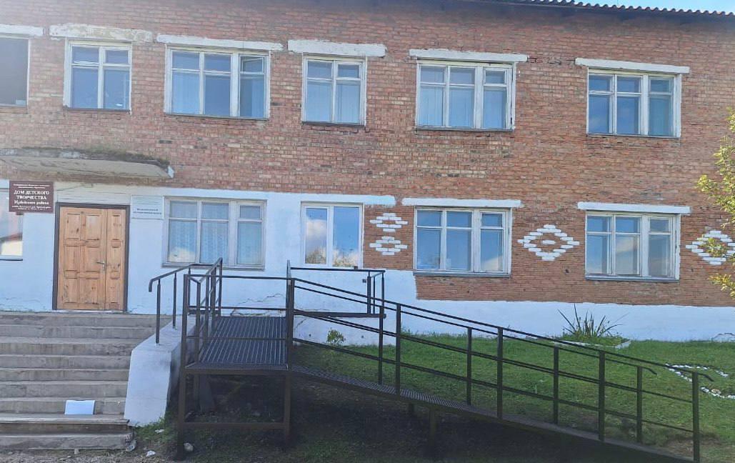 После вмешательства прокуратуры дом творчества в Ирбейском районе обрел новый...