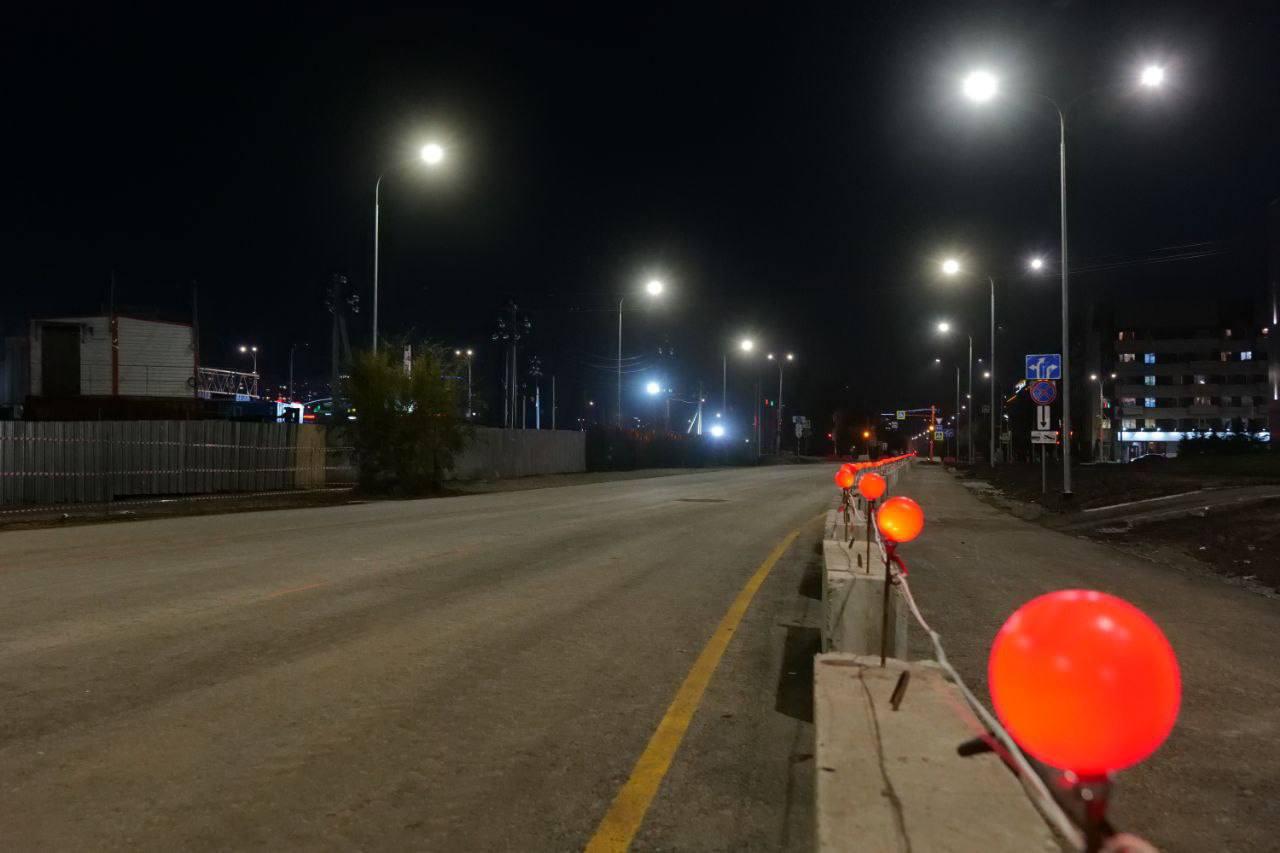 Движение по Театральному мосту и улице Мичурина открылось в Кемерове Вечером...