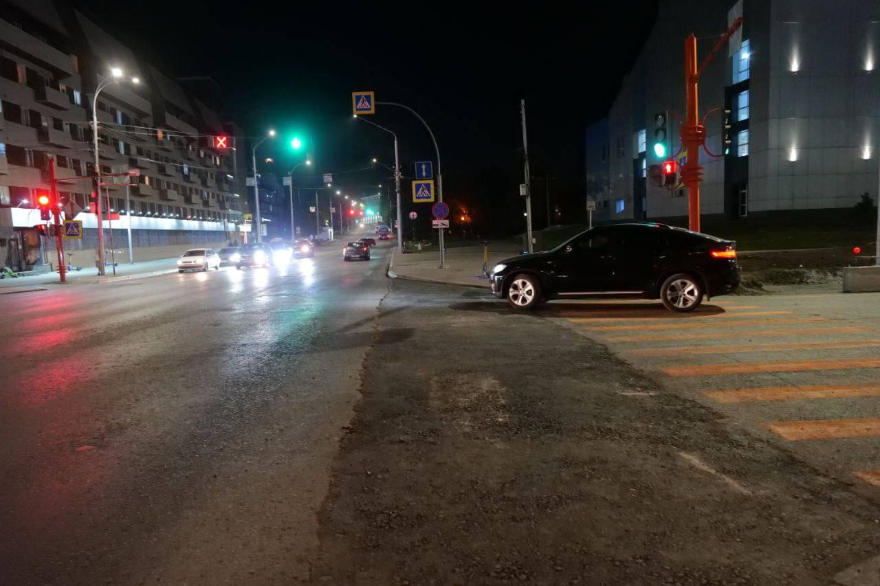 Движение по Театральному мосту и улице Мичурина открылось в Кемерове Вечером...