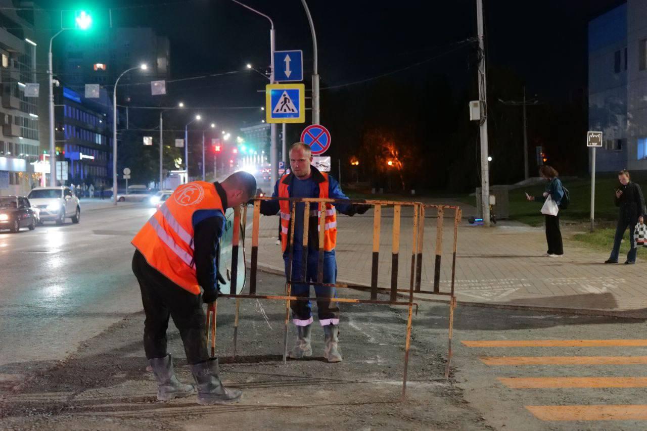 Движение по Театральному мосту и улице Мичурина открылось в Кемерове Вечером...
