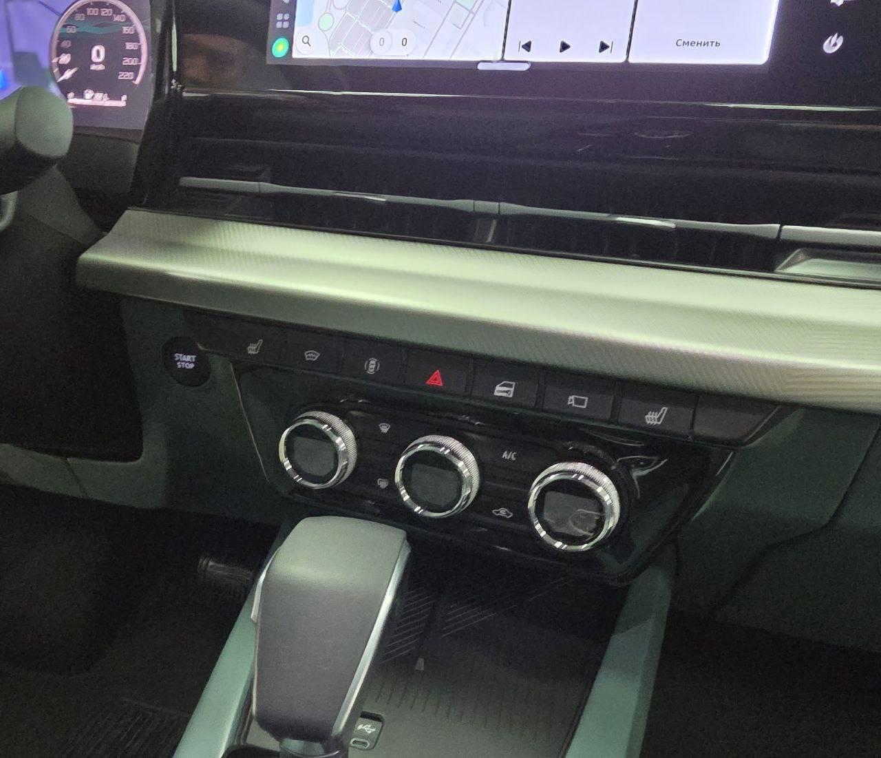 АвтоВАЗ показал свежую версию кроссовера Lada Azimut — на этот раз с ЗЕЛЁНЫМ салоном.
