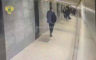 В переходе на станции «Варшавская» не смогли разойтись двое мужчин, и один...