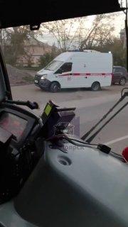На Цементников хороший замес из трёх автомобилей. Есть пострадавшие. 🌇...