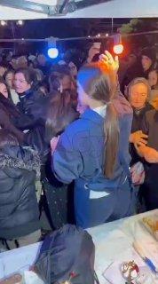 В дагестанском Избербаше местные жители устроили давку на дне города из-за раздачи бесплатной еды