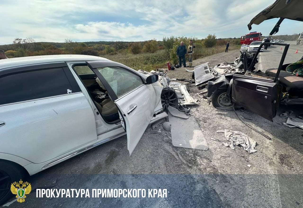 🗣В Приморье на трассе произошло страшное ДТП — погибли два человека, Жигули...