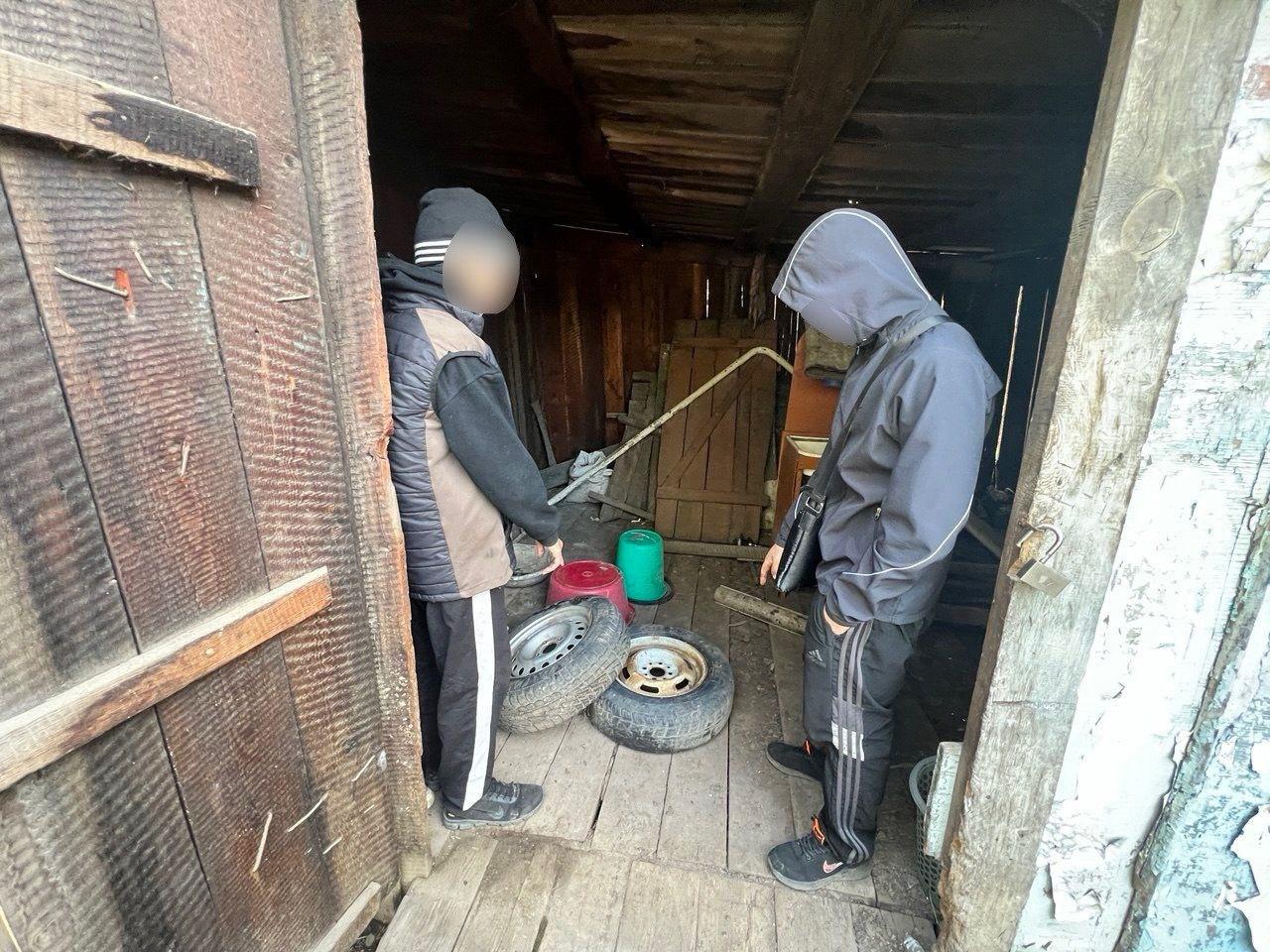 В с. Тоора-Хем сотрудники полиции раскрыли кражу автомобильных колес