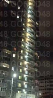 В Липецке 23-летняя девушка покончила с собой после того, как узнала, что ее парень женат.