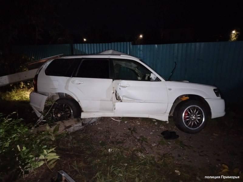 ❗️Автомобиль врезался в опору ЛЭП в Находке, погиб мужчина