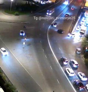 🚨Мопедист на Баляева заехал прямо под автобус. Момент ДТП попал на камеру. 🌇...