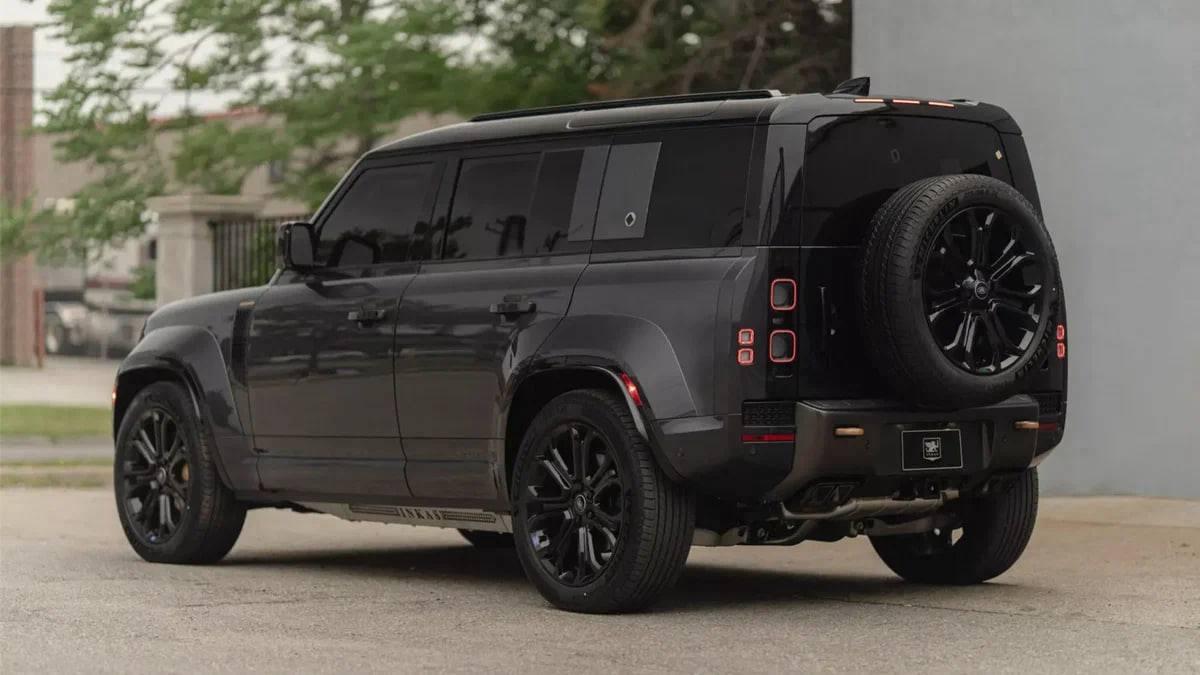 Канадское ателье Inkas превратило самый мощный Land Rover Defender в настоящий броневик.