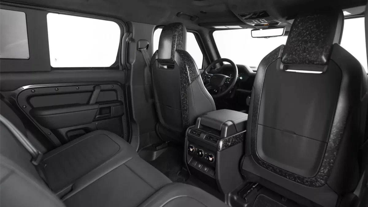 Канадское ателье Inkas превратило самый мощный Land Rover Defender в настоящий броневик.