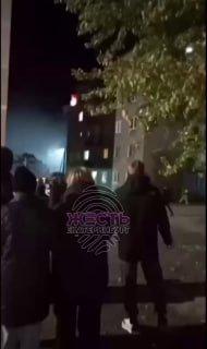 Мужчина выжил после прыжка из горящей квартиры под Невьянском