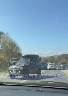 🗣В Приморье на трассе в сторону Смоляниново дорога оказалась перекрыта в обе...