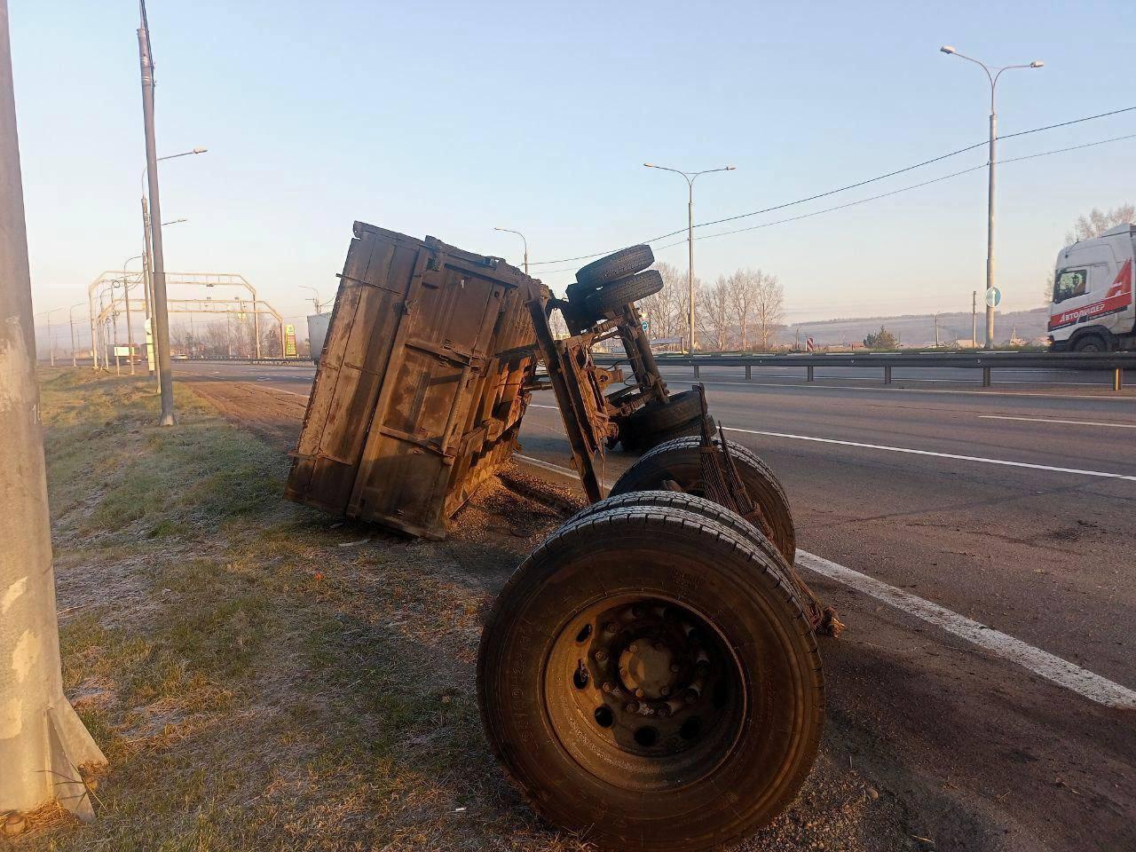 Полицейские устанавливают обстоятельства смертельного ДТП в Емельяновском районе