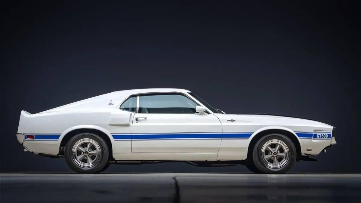 Один из последних Shelby GT500 первого поколения выставили на аукцион.