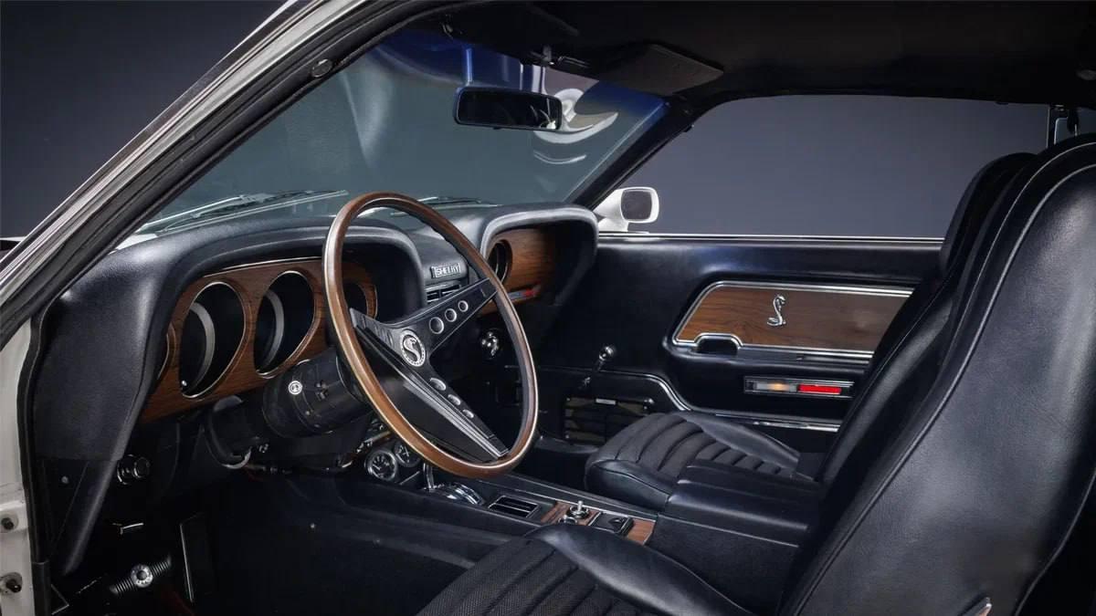 Один из последних Shelby GT500 первого поколения выставили на аукцион.