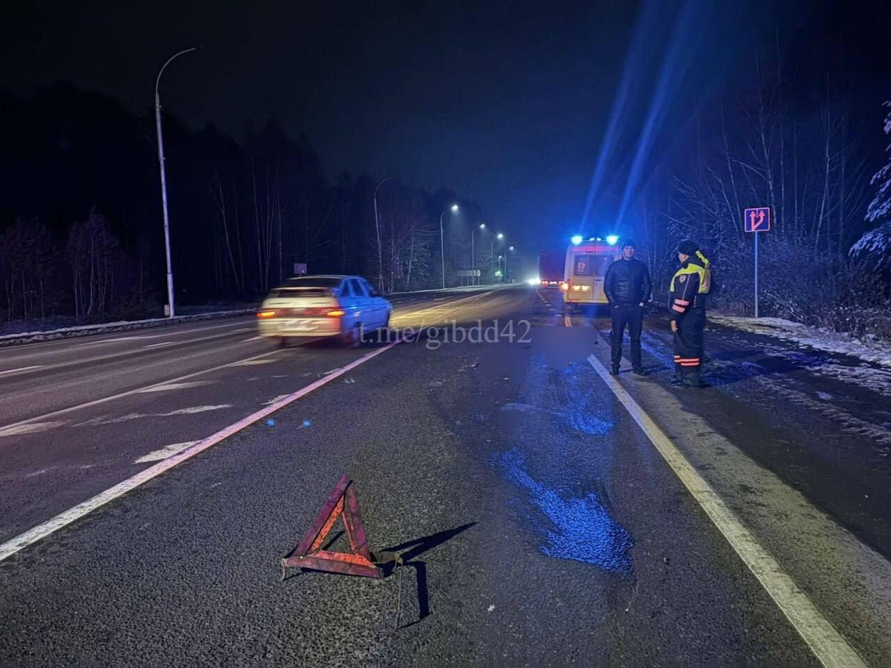 Автомобиль насмерть сбил женщину возле Кемерова