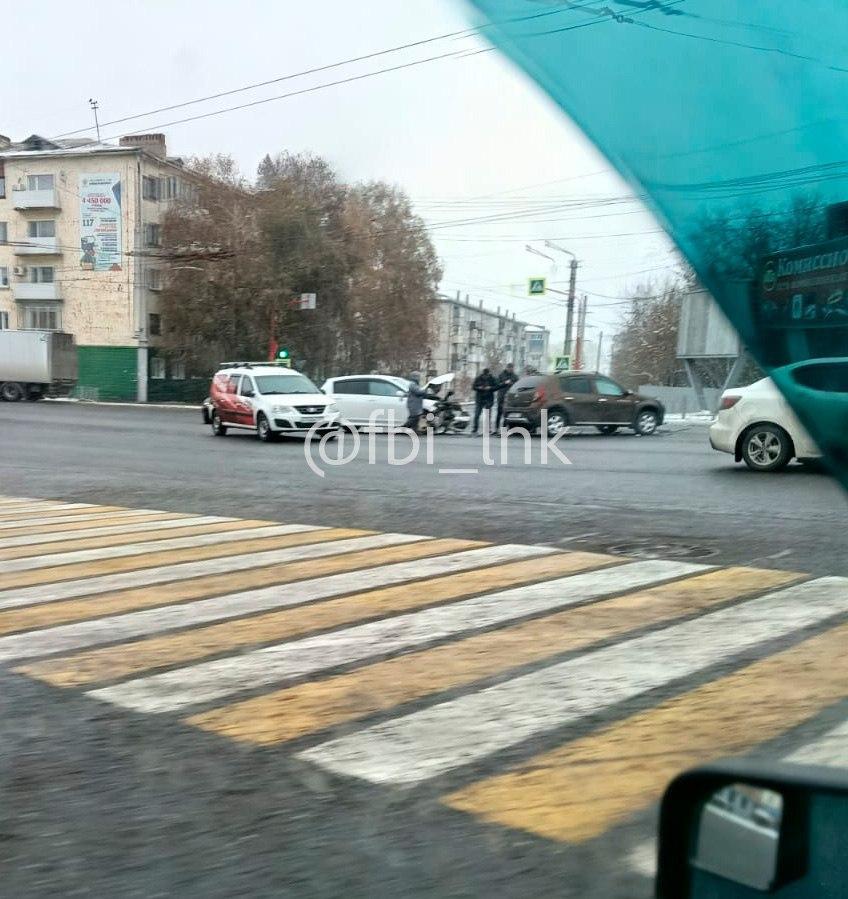 ДТП в Ленинск-Кузнецком, одно произошло на автовокзале. Второе с автобусом...