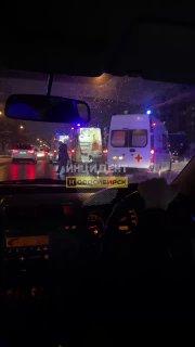 На улице Кирова, около Октябрьского универмага, ДТП с пострадавшими. Со слов...