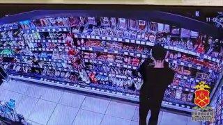 Кузбассовец украл три палки колбасы и заплатил штраф вдвое больше их...