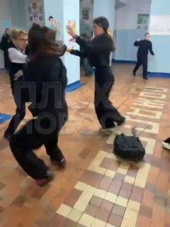 В Хабаровском крае шестиклассницы систематически избивали мальчика, а тот не знал как защититься