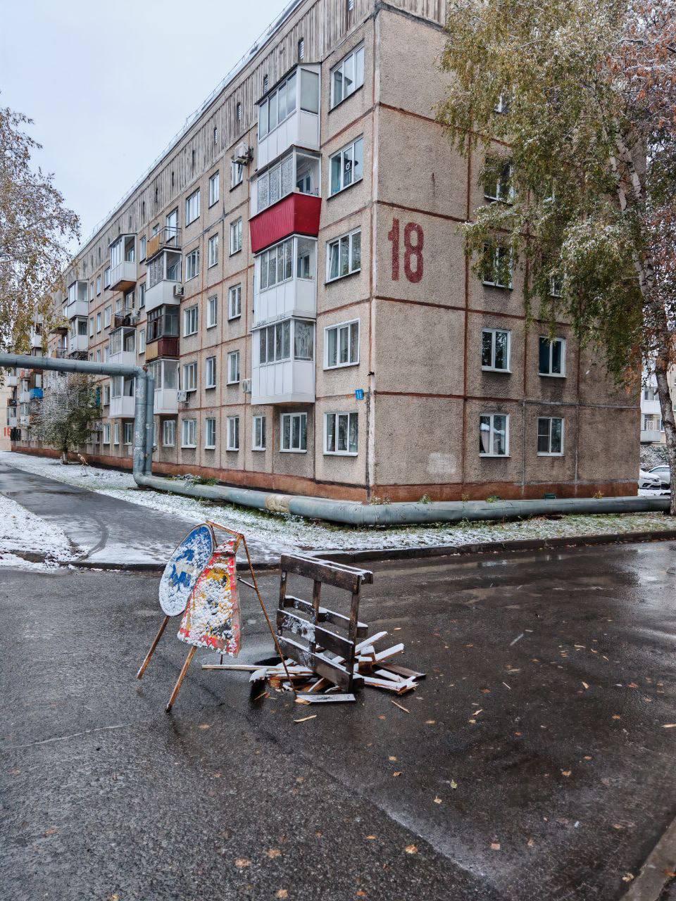 На отремонтированной улице Ворошилова появился провал. После ремонта прошла...