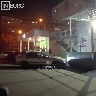 Компания подростков кошмарит жителей Эльмаша По словам местных жителей,...