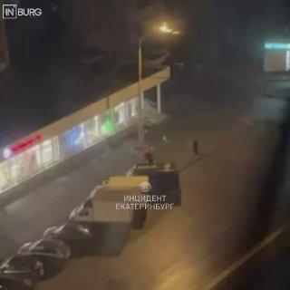 Компания подростков кошмарит жителей Эльмаша По словам местных жителей,...