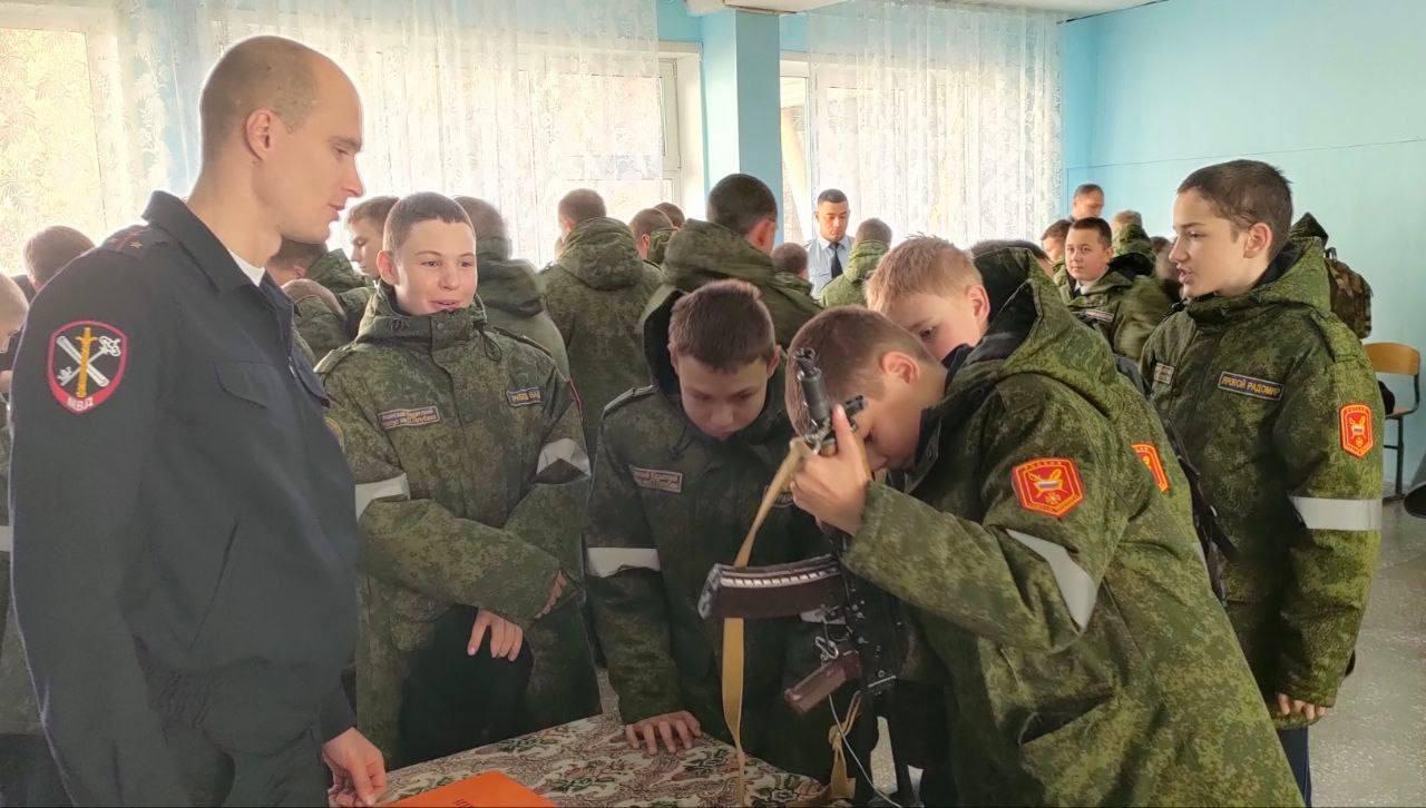В Ачинске открыт полицейский класс на базе кадетского корпуса Сегодня в...