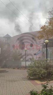 Пожар в здании бывшего арт‑клуба «Студия»: горит крыша