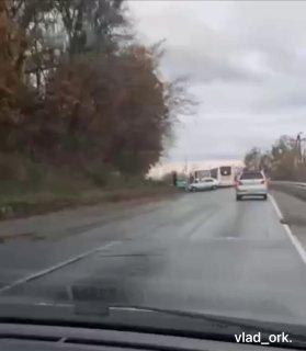 😳 Автобус влетел в легковушку в Артеме