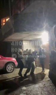 Мужчина ударил девочку-подростка в Новосибирске