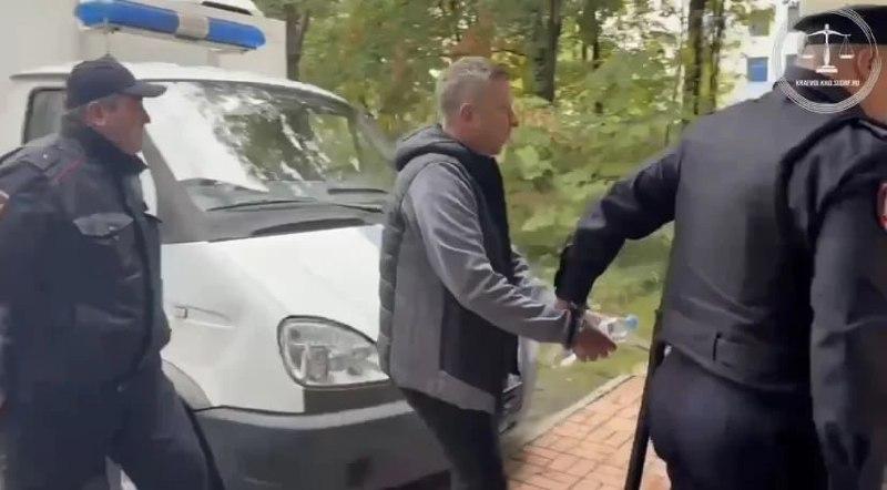 Задержанный глава Крымского района Кубани пытался сбежать от силовиков с 12 кг золота