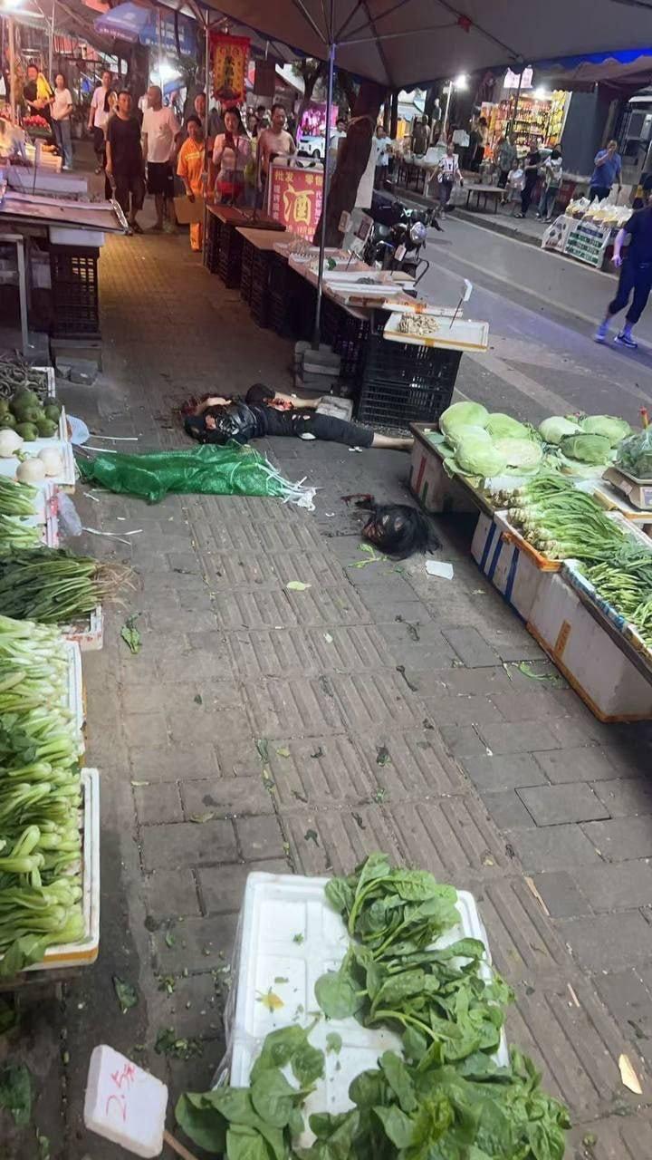 Жительница Китая в порыве ревности отрезала голову девушке. Позже выяснилось,...