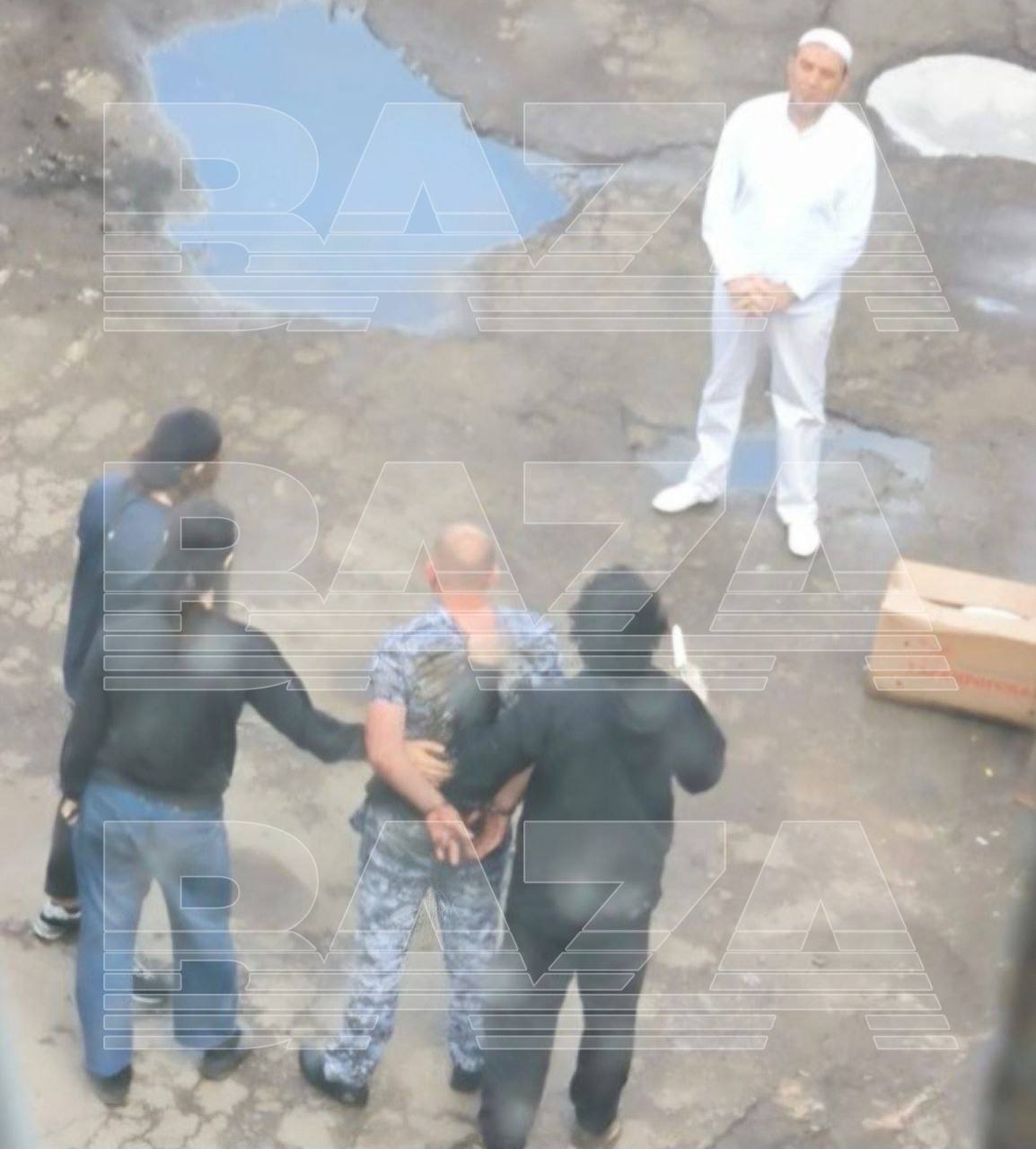 С террористами, захватившими сегодня заложников в ростовском СИЗО, пытался договориться местный имам