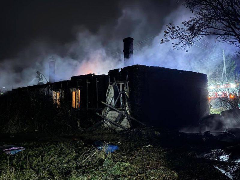 В ночном пожаре под Красноярском заживо сгорели мать с 3-летним сыном
