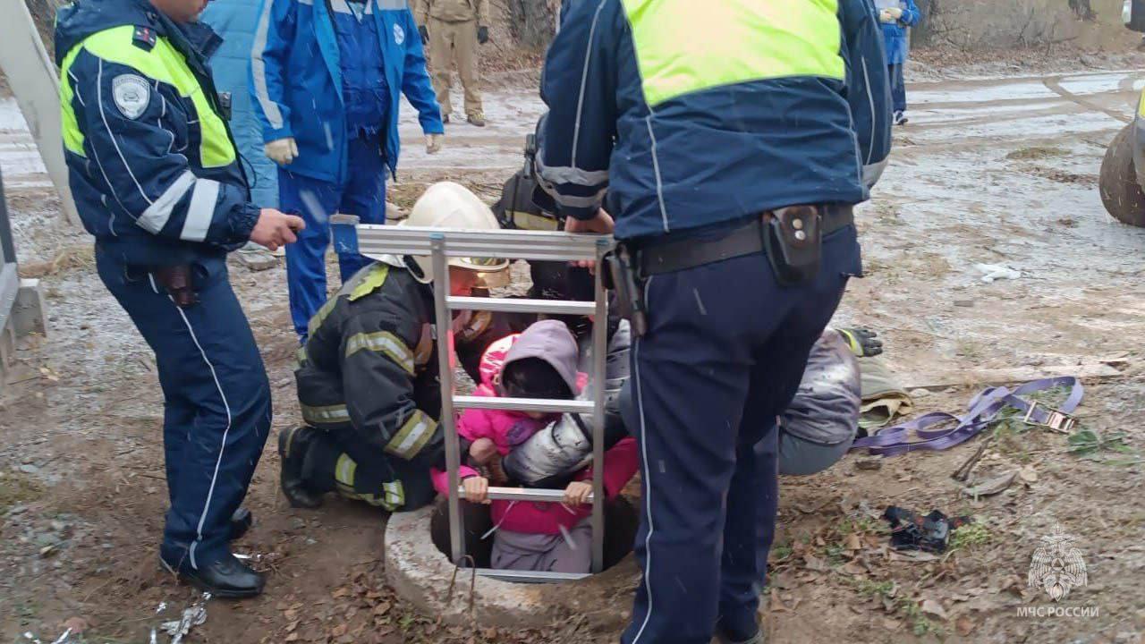 В поселке Топольки Минусинского района накануне вечером 10-летняя девочка...