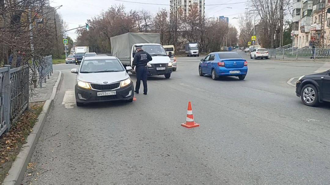 Семилетний ребёнок попал под колеса иномарки в Екатеринбурге