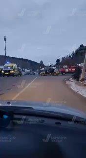 Утром, час назад, произошло ДТП на перекрестке в районе центральной остановки...
