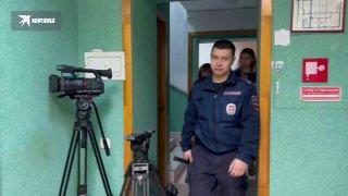 Трое новосибирцев обвиняются в краже в особо крупном размере — около 2,5 миллионов рублей.