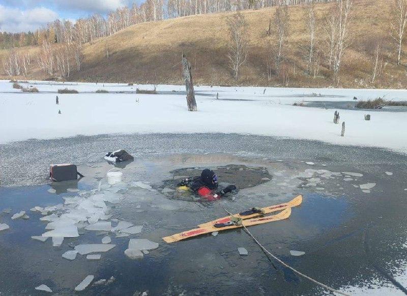 В Красноярском крае рыбак провалился под лед и утонул в озере Раухова...