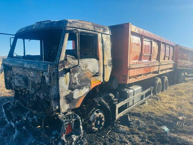 КамАЗ сгорел дотла на трассе в Новосибирской области ЧП произошло на трассе...