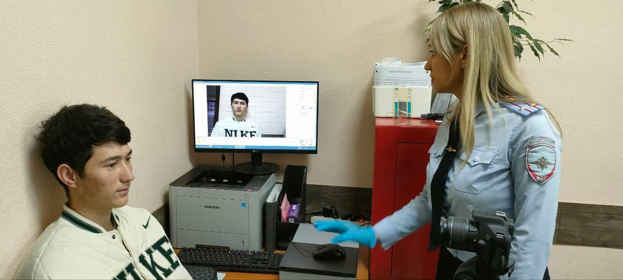 Троих мигрантов выдворят полицейские из Ачинска