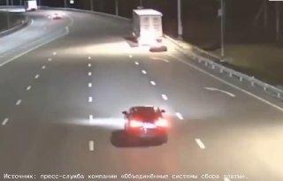 Отец забыл сына-подростка на трассе М-4 в Воронежской области.